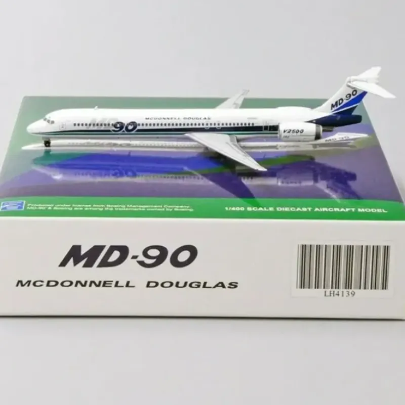 Airplane Model*JC Wings LH4139 1:400 House Colors MD-90 - Miniature Marvels: Airplane Models & Painted Dice