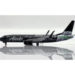 Airplane Model*JC Wings SA2ASA014A 1:200 Alaska Boeing 737-800 Star Wars N538AS (flaps down) - Miniature Marvels: Airplane Models & Painted Dice