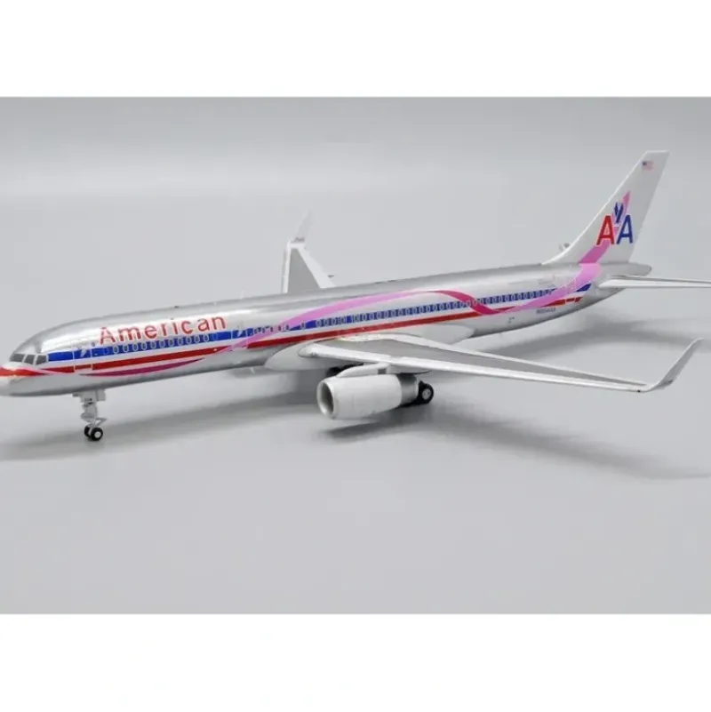 Airplane Model*JC Wings XX2191 1:200 American Airlines Boeing 757-200 - Miniature Marvels: Airplane Models & Painted Dice