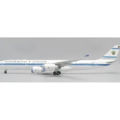 Airplane Model*JC Wings XX20227 1:200 State of Kuwait Airbus A340-500 Reg: 9K-GBB - Miniature Marvels: Airplane Models & Painted Dice