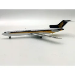 Airplane Model*JFox JF-727-2-003 1:200 Singapore Airlines Boeing 727-200 - Miniature Marvels: Airplane Models & Painted Dice
