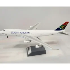 Airplane Model**JFox JF-747-2-032 1:200 South African Boeing 747-200 ZS-SAN - Miniature Marvels: Airplane Models & Painted Dice
