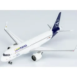 Airplane Model*NG 15009 1:400 Lufthansa Airbus A320neo D-AINY "Lovehansa" - Miniature Marvels: Airplane Models & Painted Dice