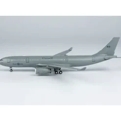 Airplane Model*NG 61068 1:400 Royal Canadian Air Force (RCAF) CC-330 Husky 330003 - Miniature Marvels: Airplane Models & Painted Dice