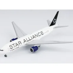 Airplane Model*NG 72021 1:400 United Airlines Boeing 777-200ER N218UA "Star Alliance" - Miniature Marvels: Airplane Models & Painted Dice