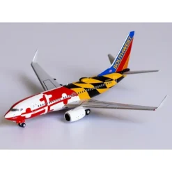 Airplane Model*NG Models 1:400 77006 Southwest 737-700 - Miniature Marvels: Airplane Models & Painted Dice