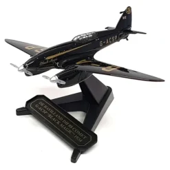 Airplane Model*Oxford 72COM001 de Havilland Comet G-ACSP Black Magic, MacRobertson Air Race - Miniature Marvels: Airplane Models & Painted Dice