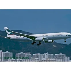 Airplane Model*Phoenix 04595 1:400 Cathay Pacific A330-300 VR-HLD - Miniature Marvels: Airplane Models & Painted Dice