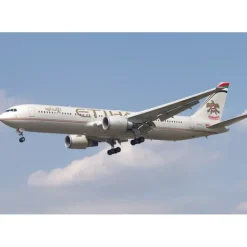 Airplane Model*Phoenix 11815 1:400 Etihad Airways Boeing 767-300ER - Miniature Marvels: Airplane Models & Painted Dice