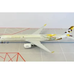 Airplane Model*Phoenix 11726 1:400 Etihad Airways Airbus A350-1000 A6-XWB - Miniature Marvels: Airplane Models & Painted Dice