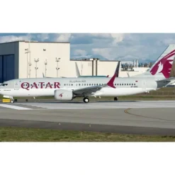 Airplane Model*Phoenix 11814 1:400 Qatar Airways Boeing 737 Max 8 - Miniature Marvels: Airplane Models & Painted Dice