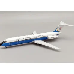 Airplane Model*Pre-Order InFlight200 IFC9A0876 US Air Force C-9A Nightingale (DC-9-32CF) 71-0876 - Miniature Marvels: Airplane Models & Painted Dice
