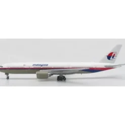 Airplane Model*Pre-Order JC Wings BBOX4010 1:400 Malaysia Air Boeing 777-200ER - Miniature Marvels: Airplane Models & Painted Dice