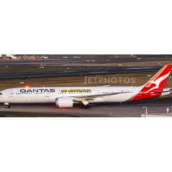 Airplane Model<Pre-Order JC Wings XX20568A 1:200 Qantas Boeing 787-9 Dreamliner "Go Australia" Reg: VH-ZNH Flaps Down - Miniature Marvels: Airplane Models & Painted Dice