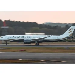 Airplane Model<Pre-Order Phoenix 11927 1:400 Starlux A330-900neo B-58303 - Miniature Marvels: Airplane Models & Painted Dice