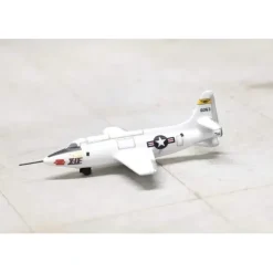 Airplane Model<Sky Classics 1:200 Bell X-1E 46064 NASA Armstrong Flight Research Center - Miniature Marvels: Airplane Models & Painted Dice