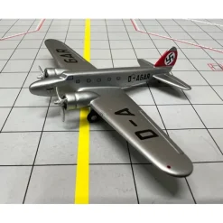 Airplane Model<Sky Classics 1:200 Lufthansa Boeing 247 (Wartime Tail) - Miniature Marvels: Airplane Models & Painted Dice