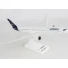 Airplane Model<SkyMarks 1:200 Lufthansa Airbus A350-900 SKR1027 - Miniature Marvels: Airplane Models & Painted Dice