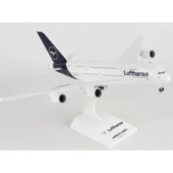 Airplane Model<SkyMarks 1:200 Lufthansa Airbus A380 SKR1032 - Miniature Marvels: Airplane Models & Painted Dice