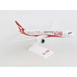 Airplane Model<SkyMarks 1:200 Qantas Boeing 787-9 SKR1044 - Miniature Marvels: Airplane Models & Painted Dice