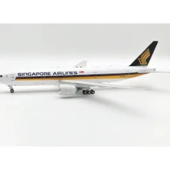 Airplane Model*WB Models WB-777-2-002 1:200 Singapore Airlines Boeing 777-212ER - Miniature Marvels: Airplane Models & Painted Dice