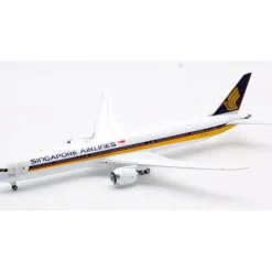 Airplane Model<WB Models WB-787-10-002 Singapore Airlines 787-10 9V-SCP - Miniature Marvels: Airplane Models & Painted Dice