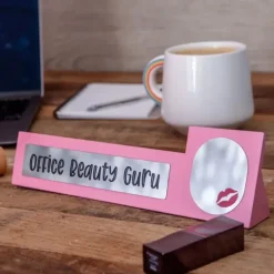 Egpull<Wooden Desk Sign "Office Beauty Guru" Pink Office Gag Girl Boss Mirror Gift - Miniature Marvels: Airplane Models & Painted Dice